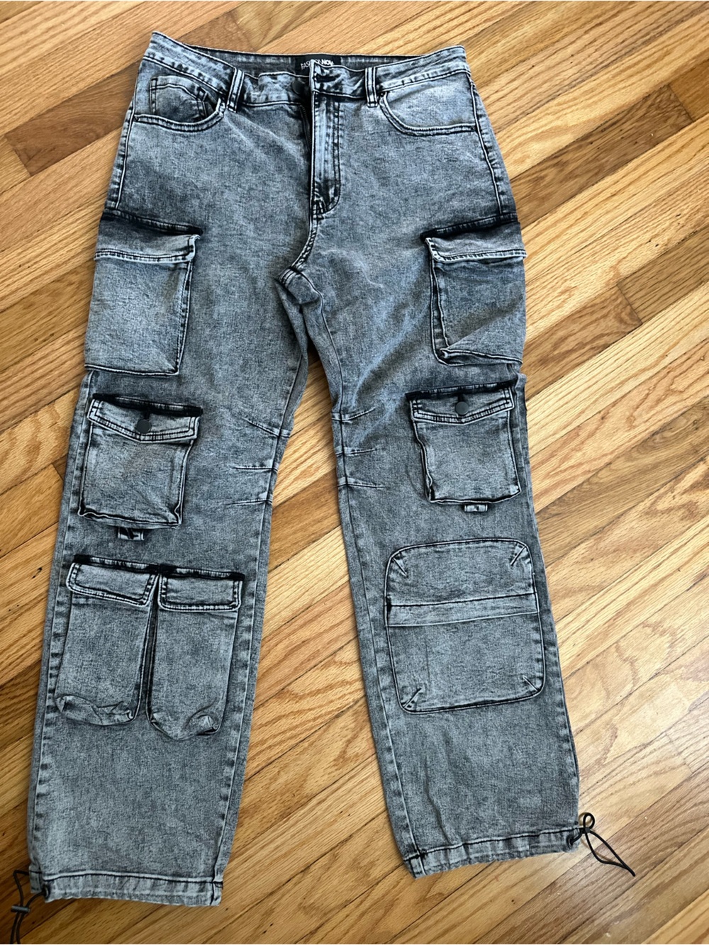 Fashion Nova Women's Gray Washed Cargo Jeans